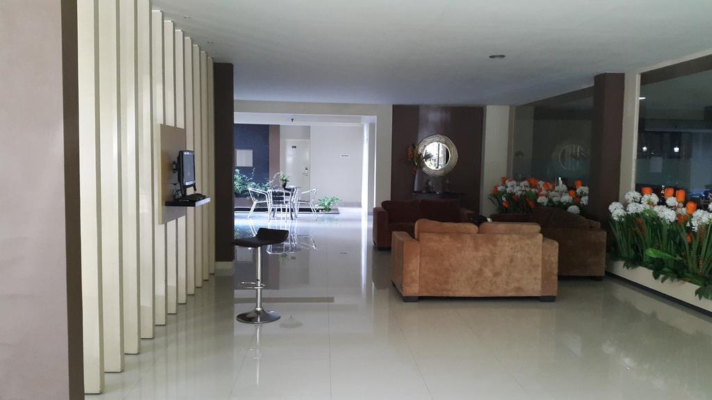 Jhoanie Hotel Tomohon Екстериор снимка
