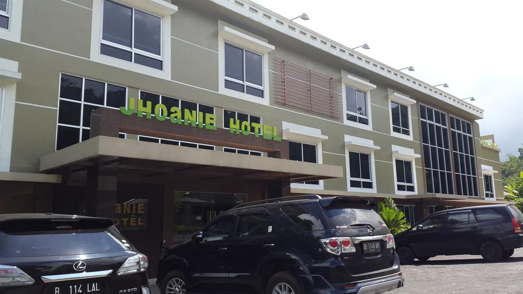 Jhoanie Hotel Tomohon Екстериор снимка
