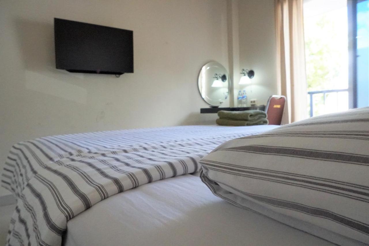 Jhoanie Hotel Tomohon Екстериор снимка