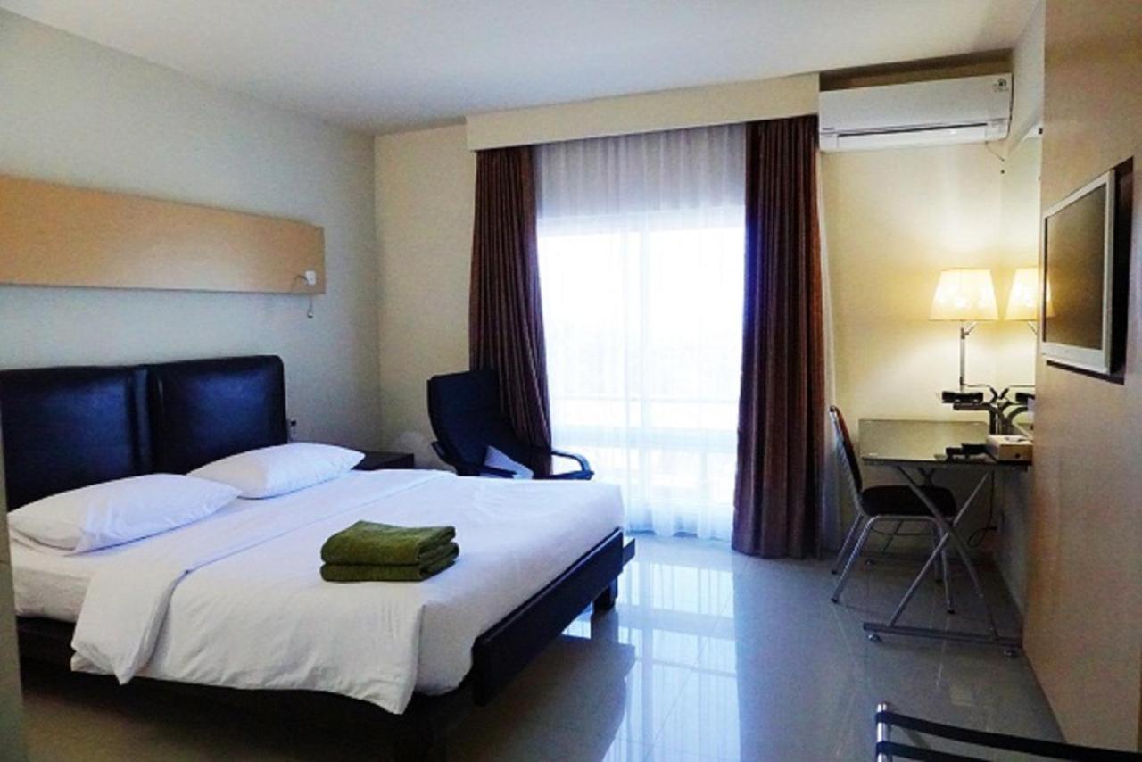 Jhoanie Hotel Tomohon Екстериор снимка